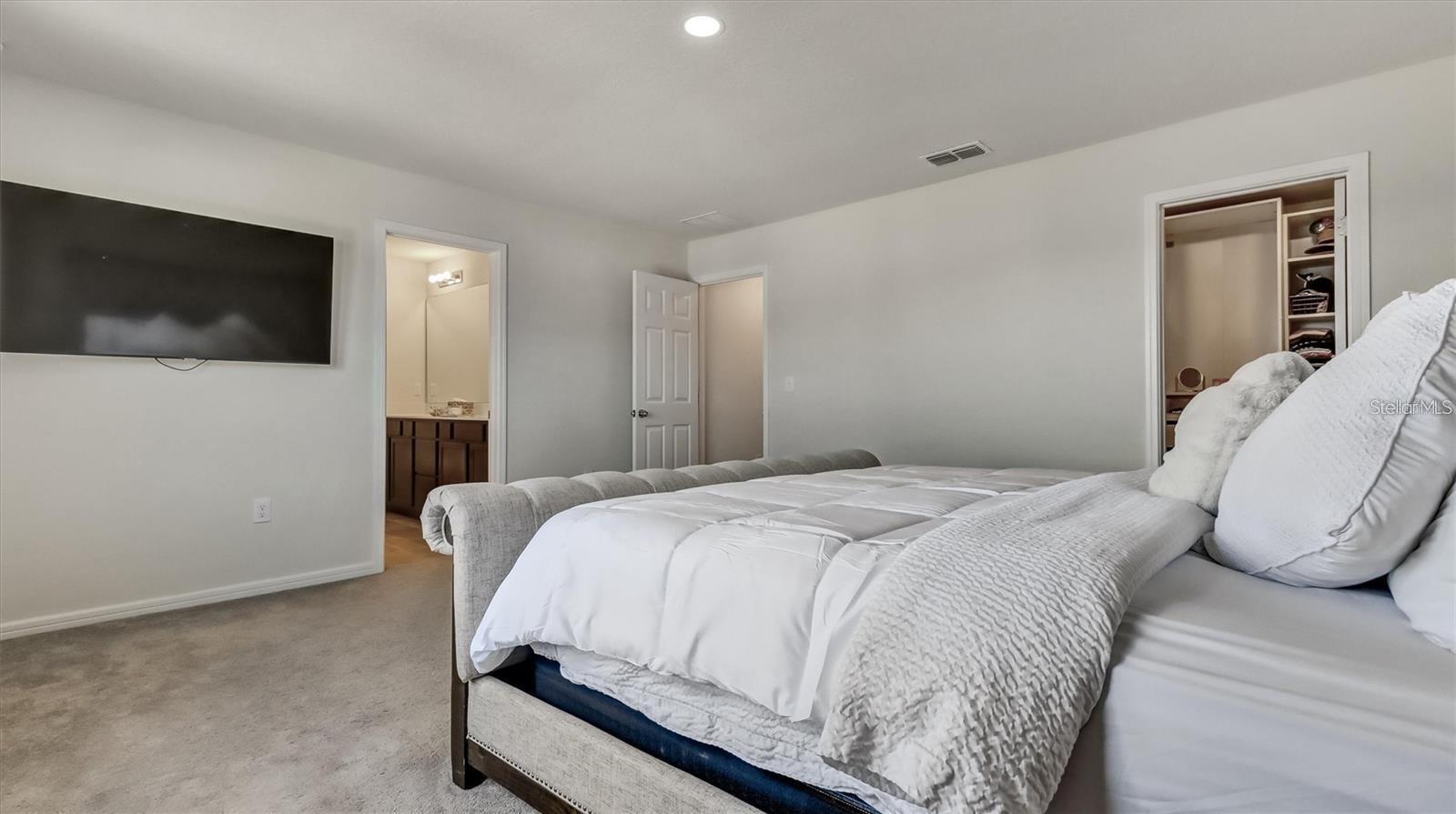 Image 21 of 30 For 623 Citrus Isle Boulevard