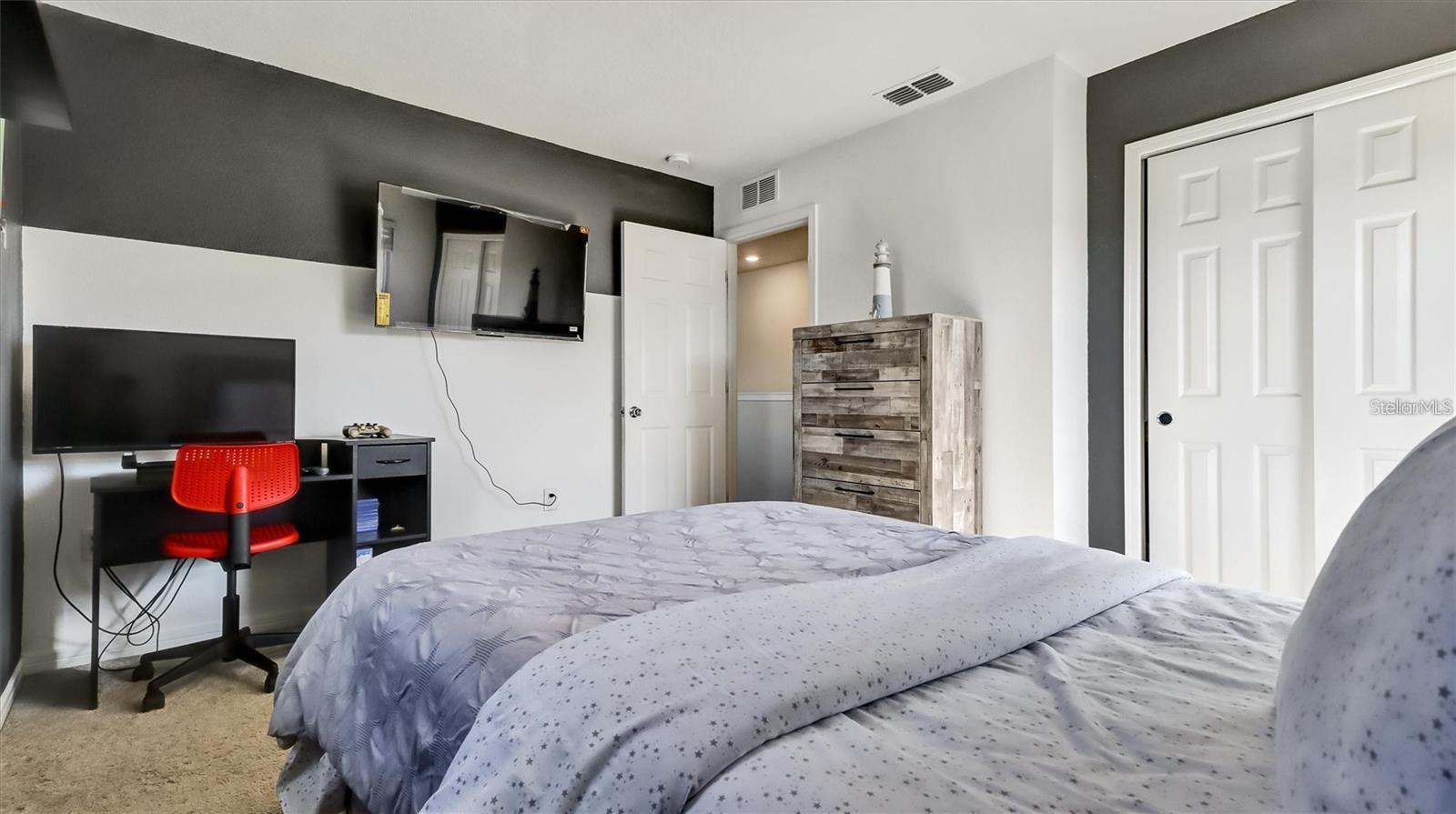 Image 25 of 30 For 623 Citrus Isle Boulevard