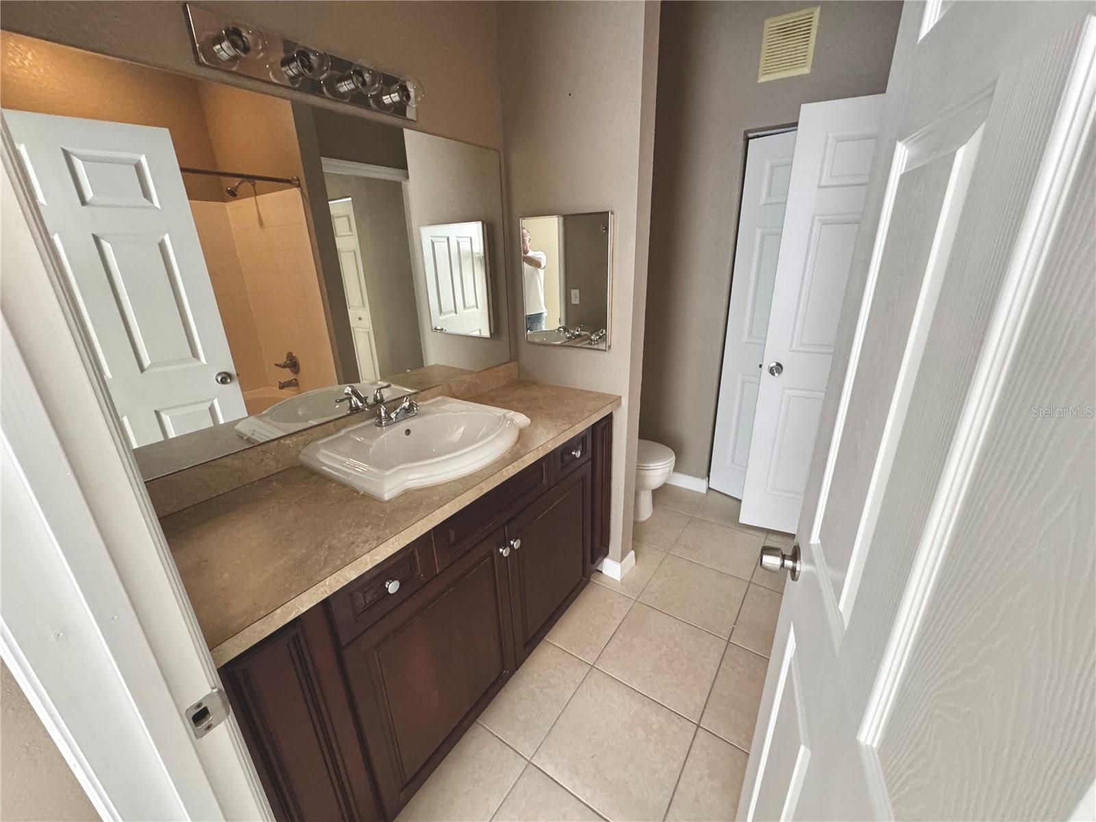 Image 11 of 14 For 9061 Lee Vista Boulevard 1306