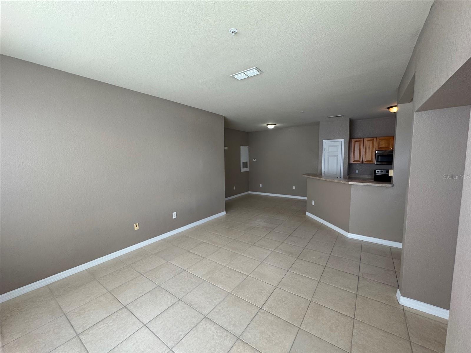 Image 4 of 14 For 9061 Lee Vista Boulevard 1306