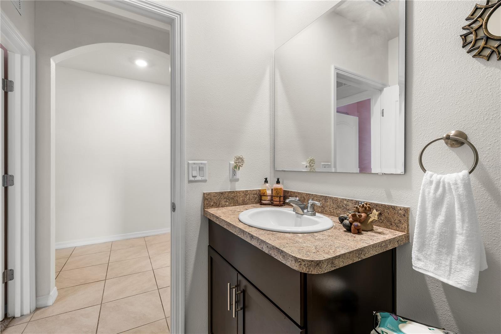 Image 10 of 22 For 415 Francisco Way