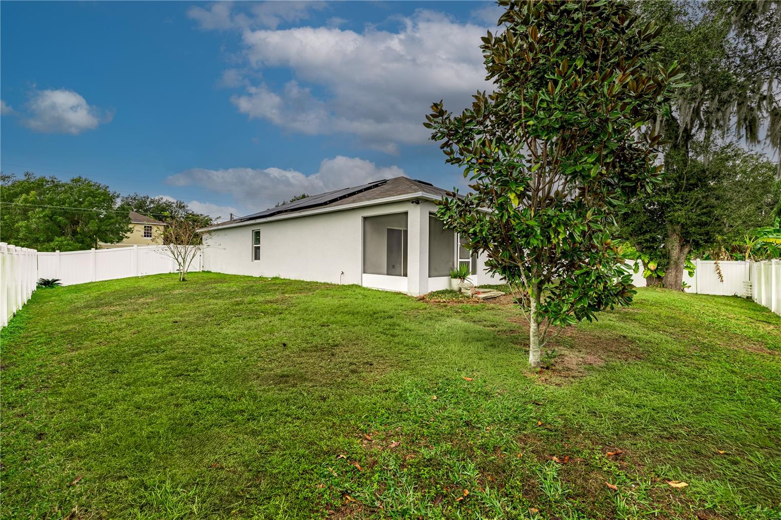 Image 17 of 22 For 415 Francisco Way