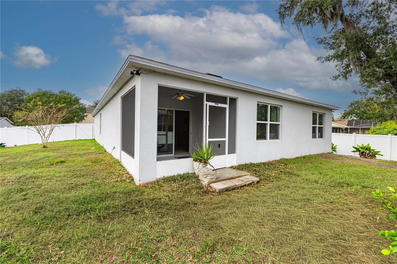 Image 18 of 22 For 415 Francisco Way