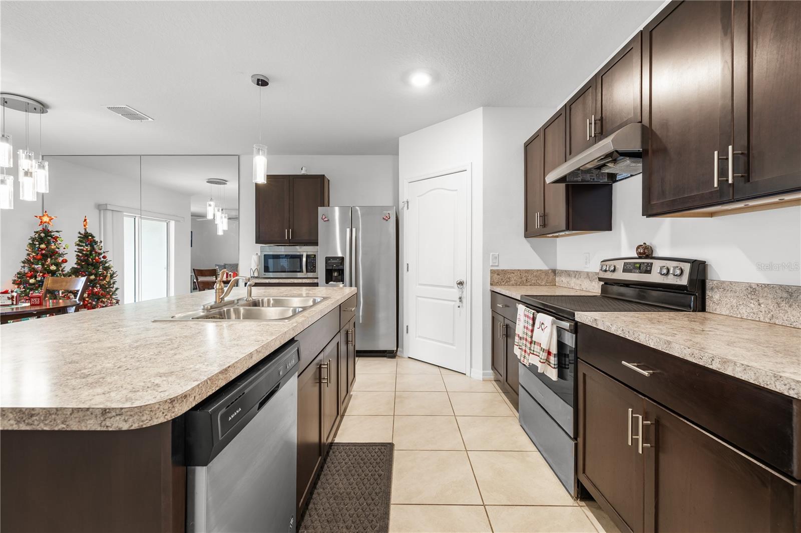 Image 2 of 22 For 415 Francisco Way