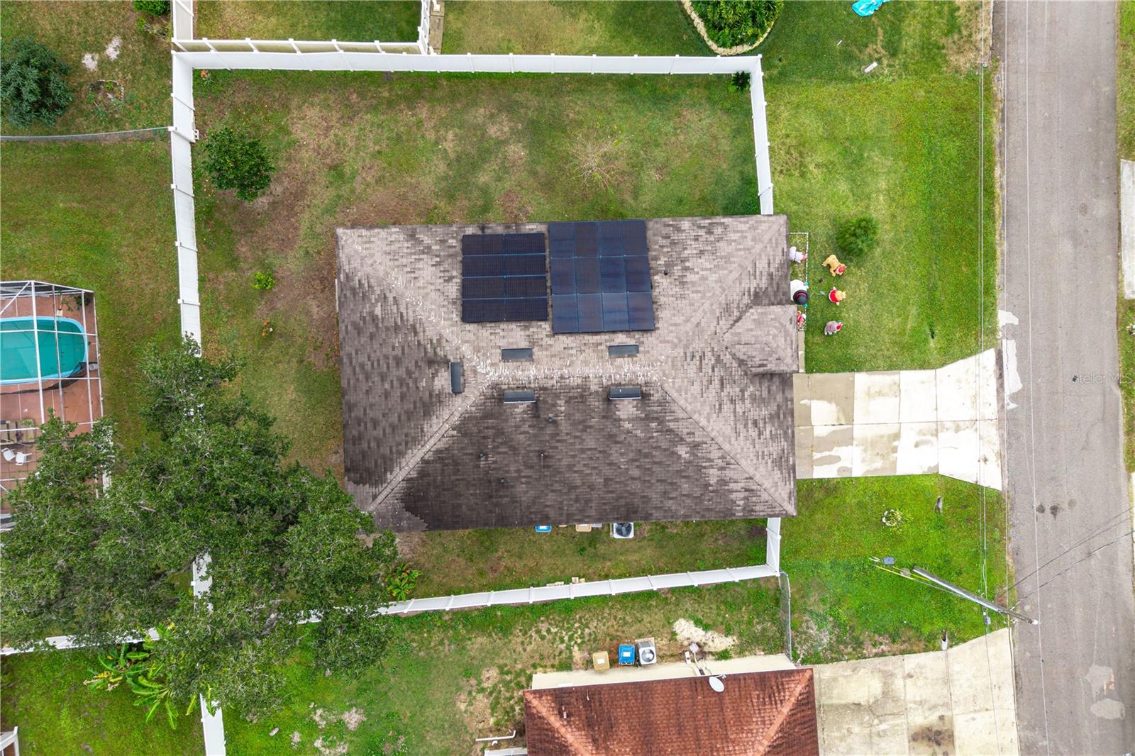 Image 21 of 22 For 415 Francisco Way