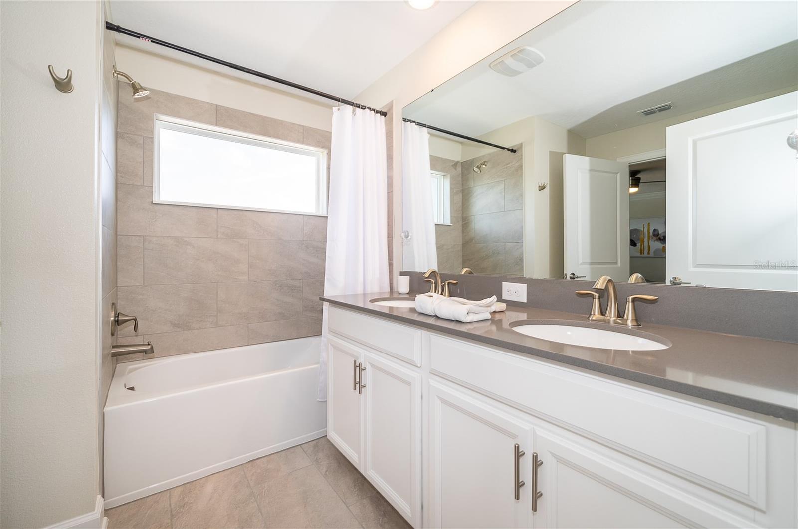 Image 21 of 31 For 2921 Simile Street