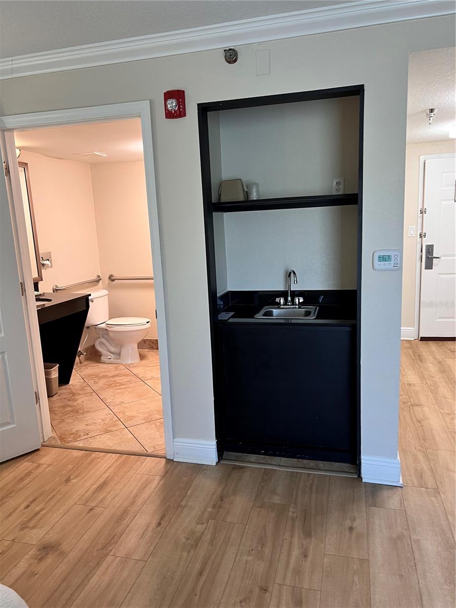 Image 6 of 15 For 3000 Maingate Lane 415