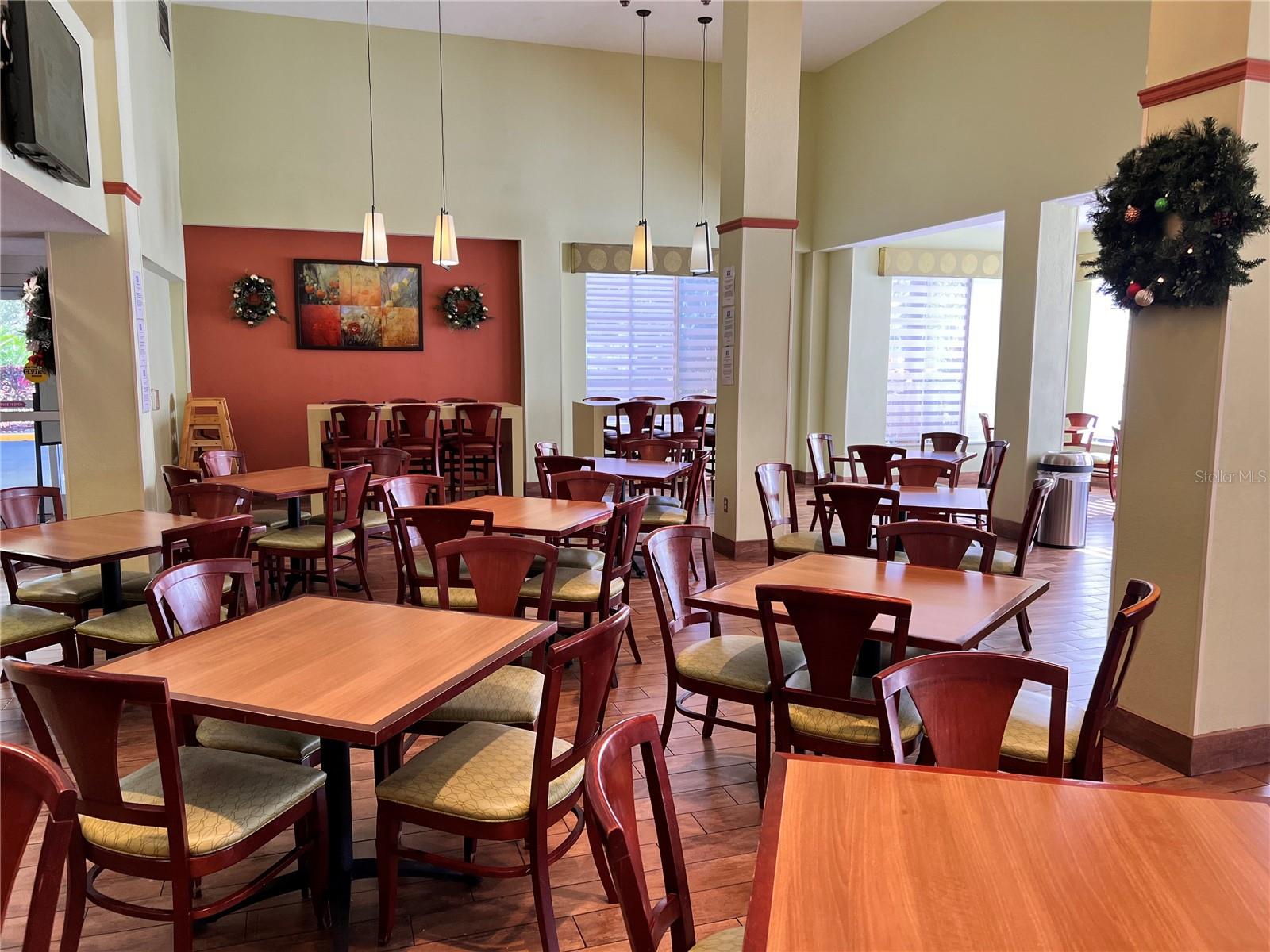 Image 13 of 16 For 3000 Maingate Lane 122