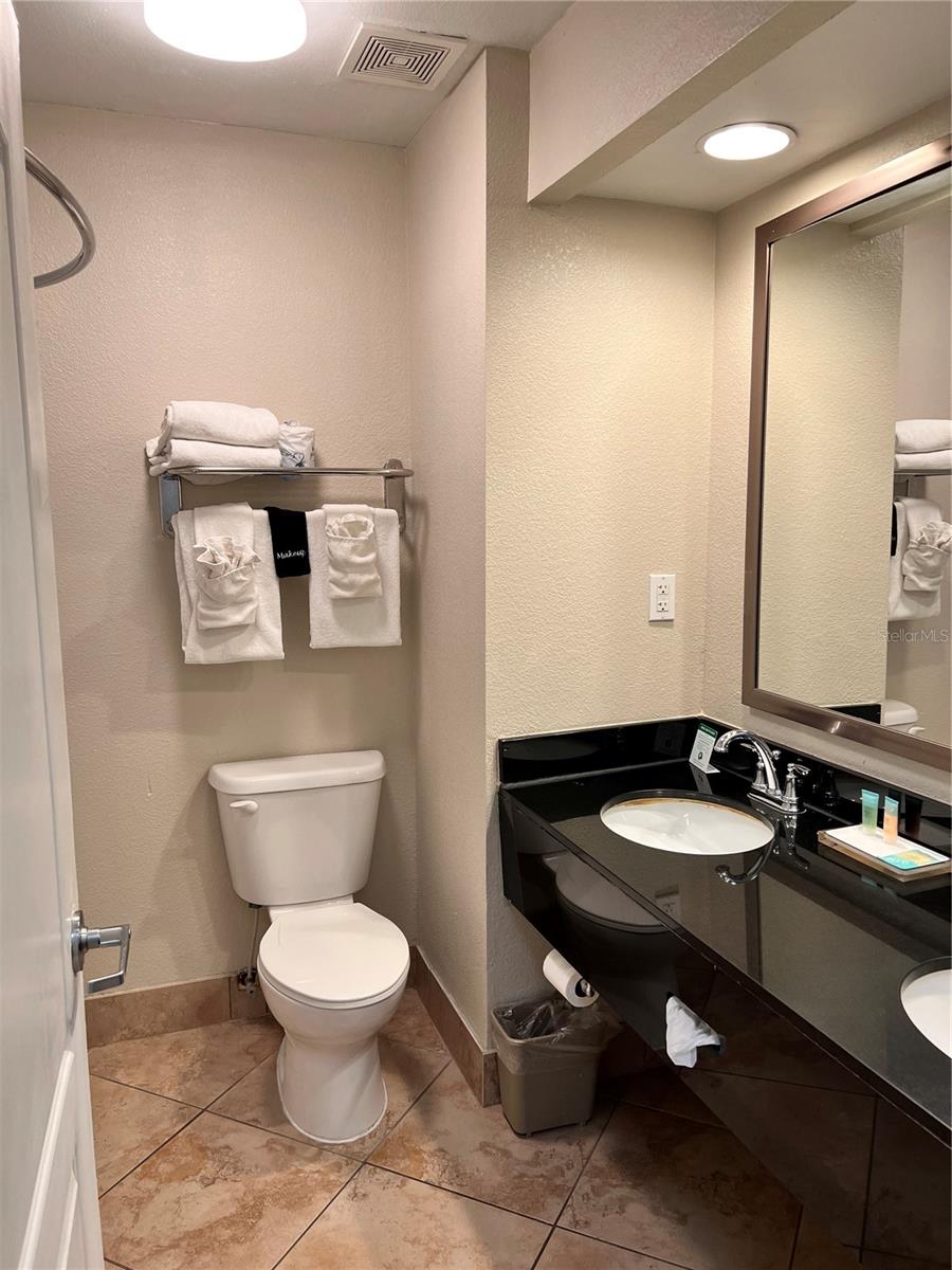 Image 9 of 16 For 3000 Maingate Lane 122