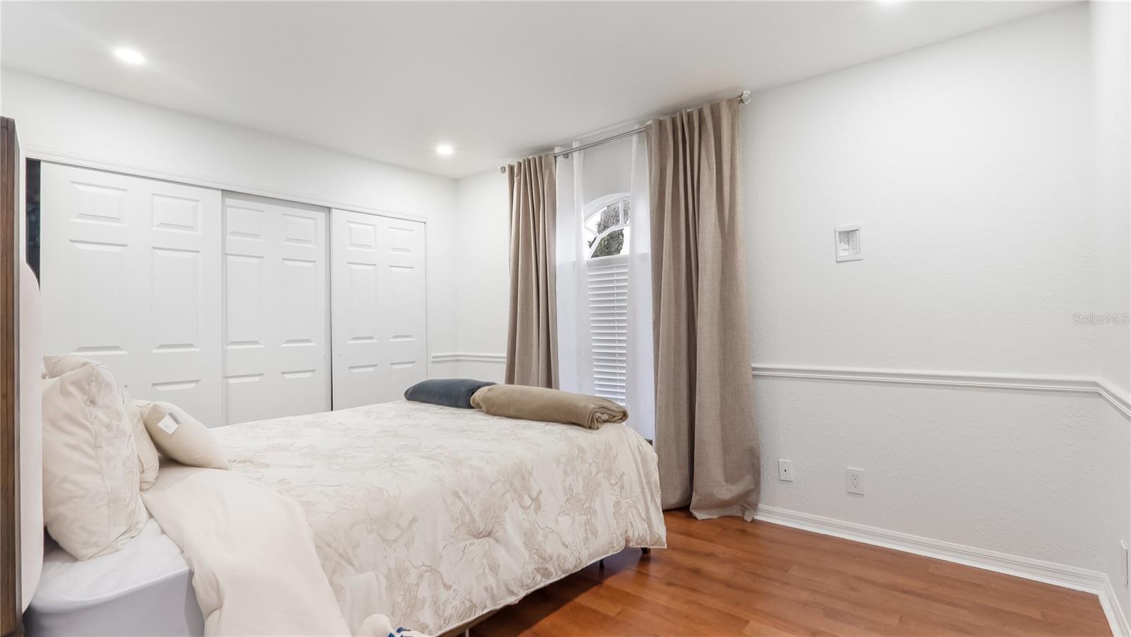 Image 23 of 40 For 132 Chestnut Circle