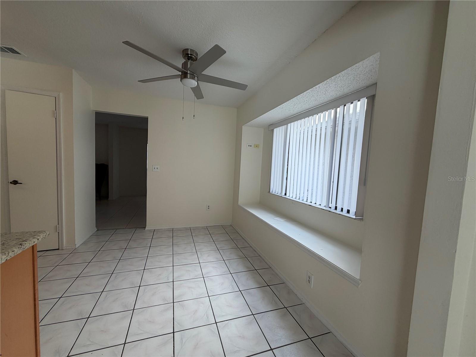 Image 7 of 13 For 537 Starstone Drive