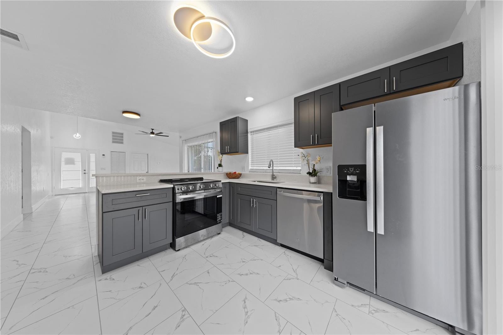 Image 10 of 40 For 2224 Greenview Circle