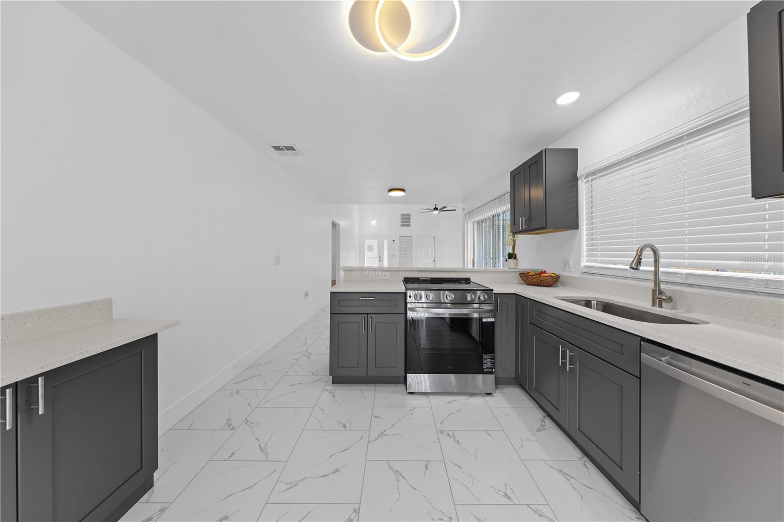 Image 11 of 40 For 2224 Greenview Circle