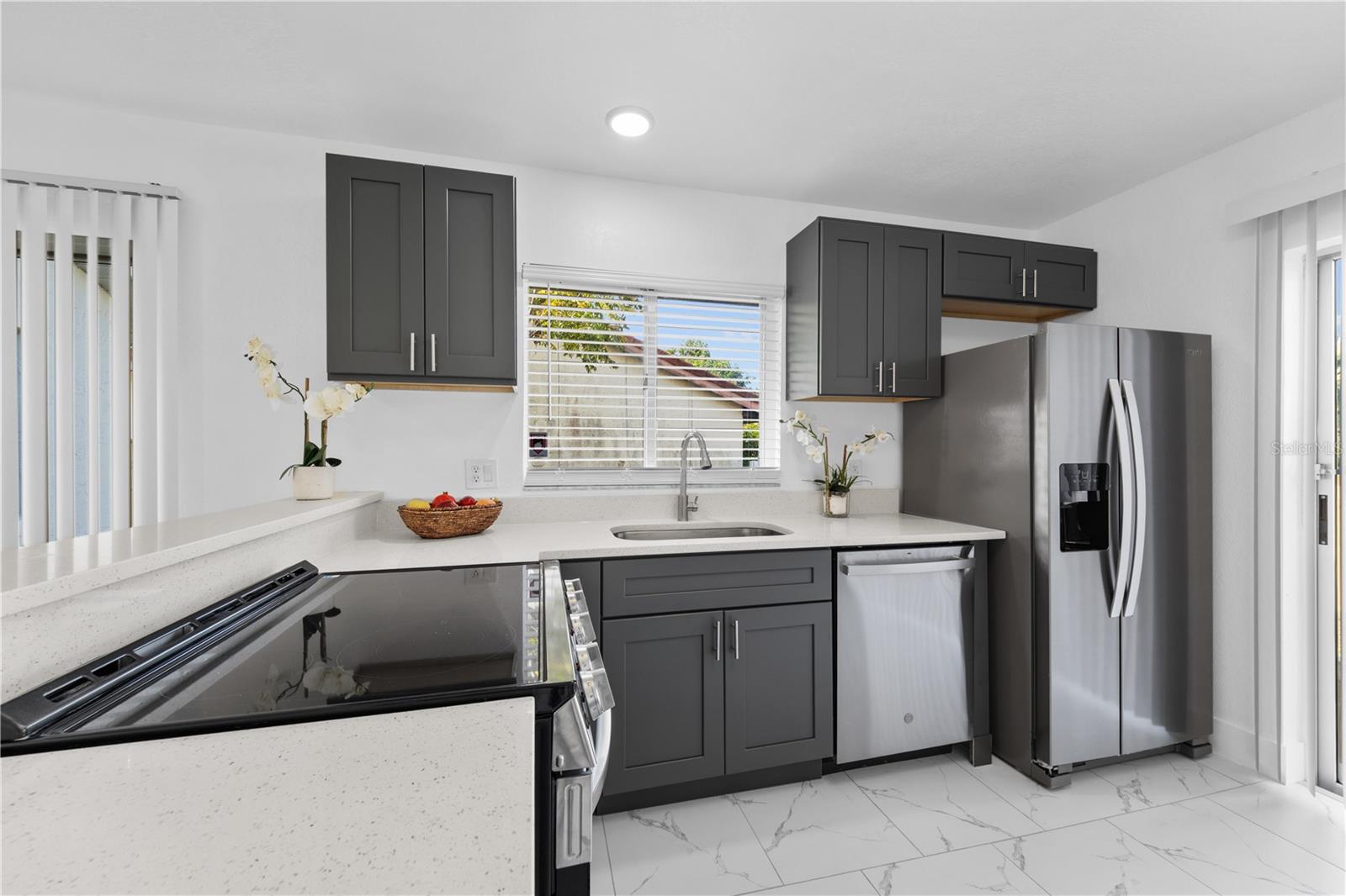 Image 13 of 40 For 2224 Greenview Circle