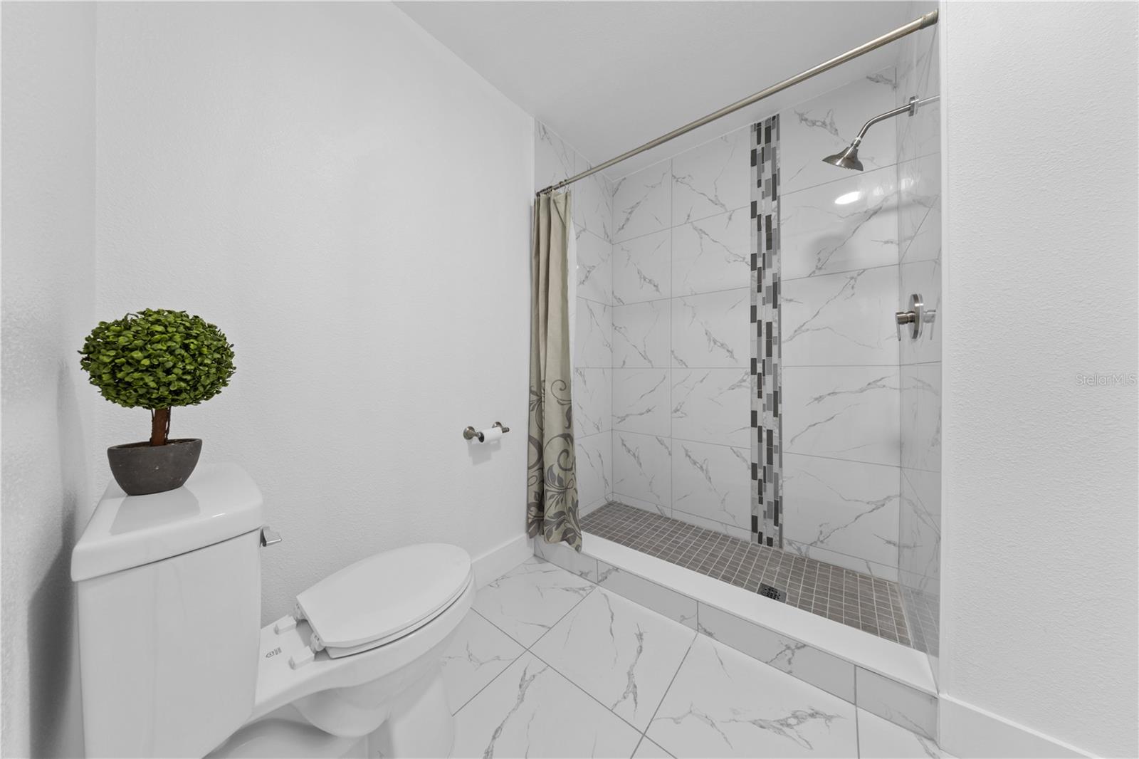 Image 25 of 40 For 2224 Greenview Circle