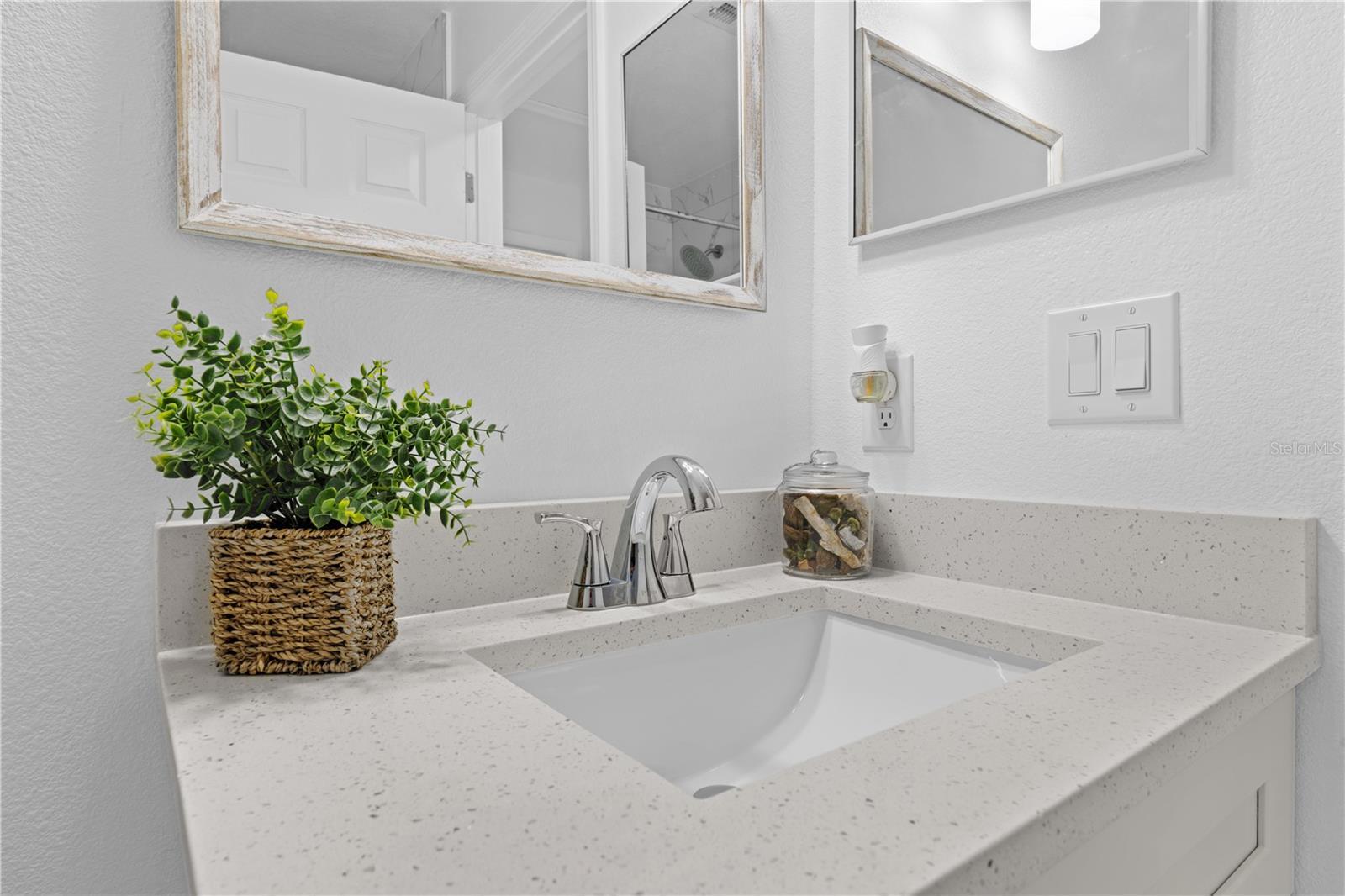 Image 30 of 40 For 2224 Greenview Circle