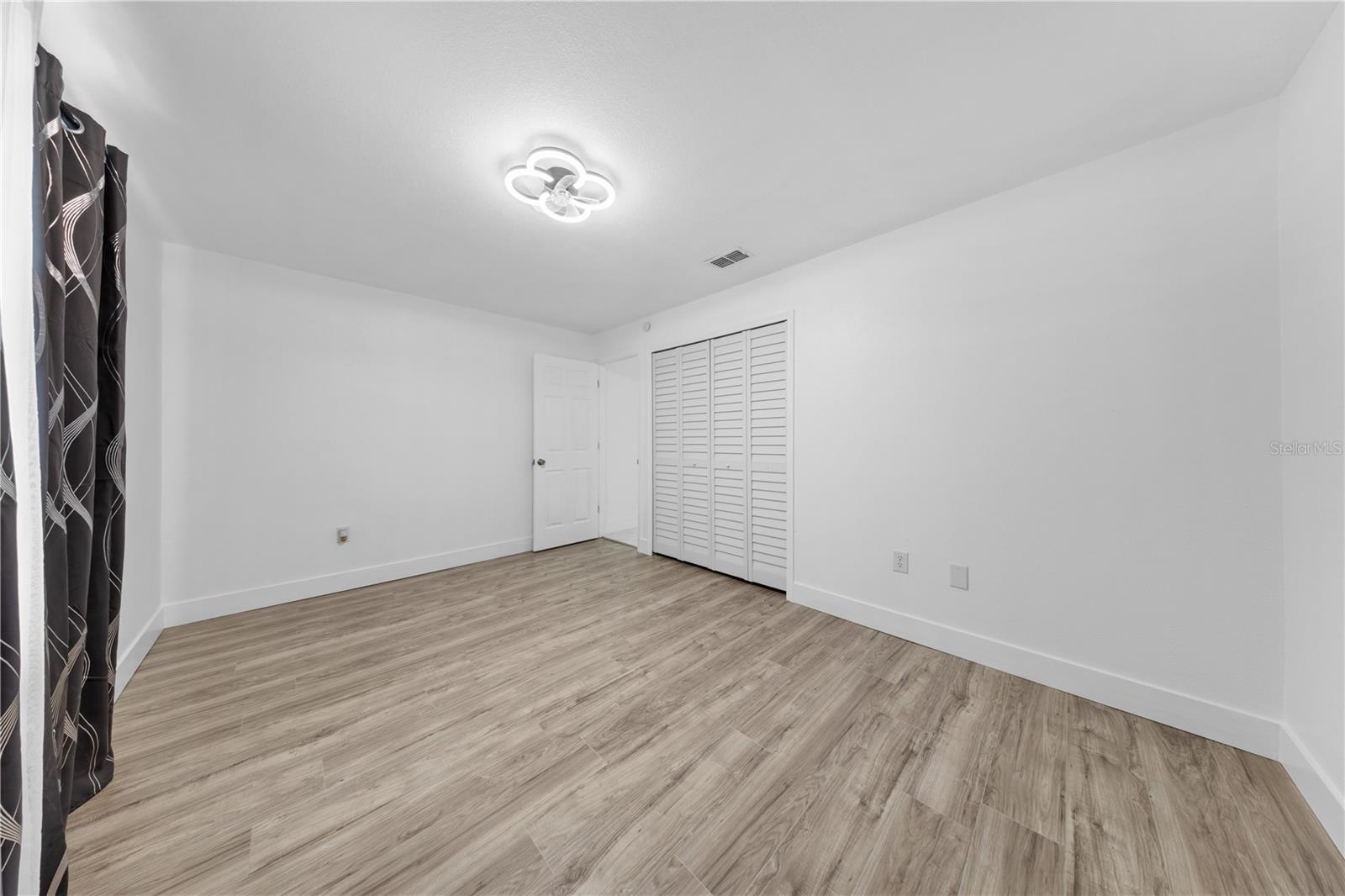 Image 31 of 40 For 2224 Greenview Circle