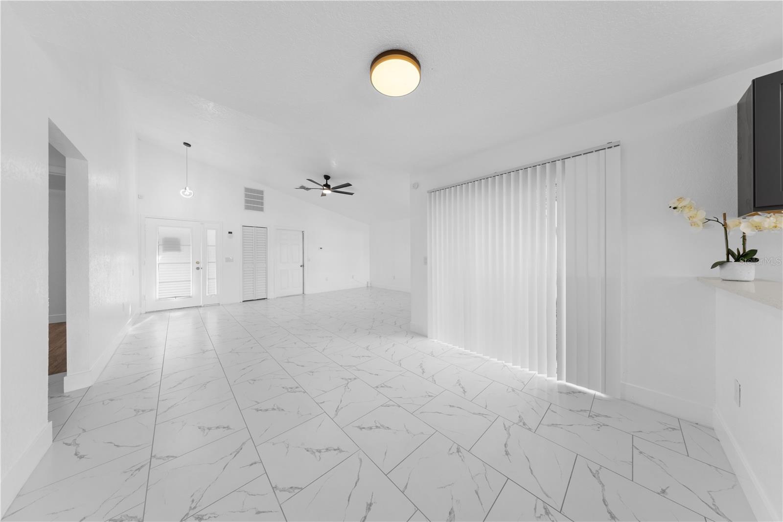 Image 5 of 40 For 2224 Greenview Circle