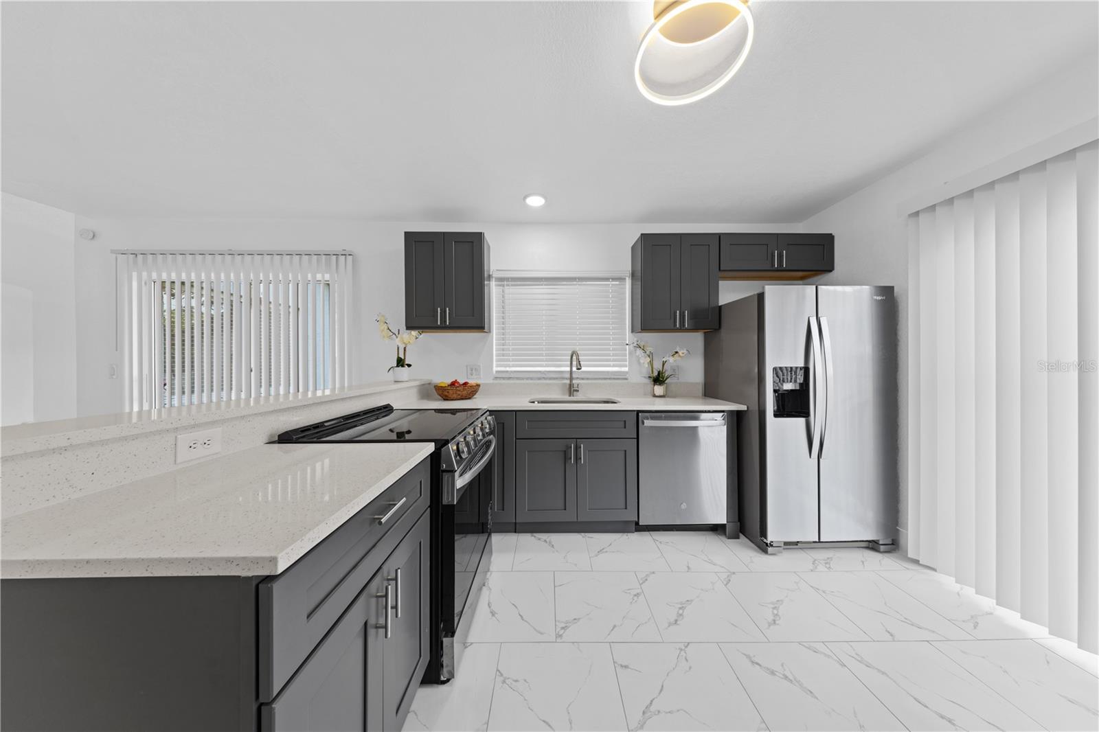 Image 9 of 40 For 2224 Greenview Circle