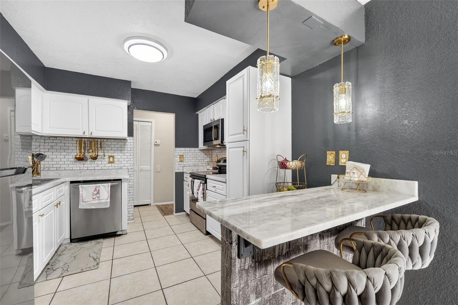 Image 16 of 75 For 4309 Semoran Boulevard 3