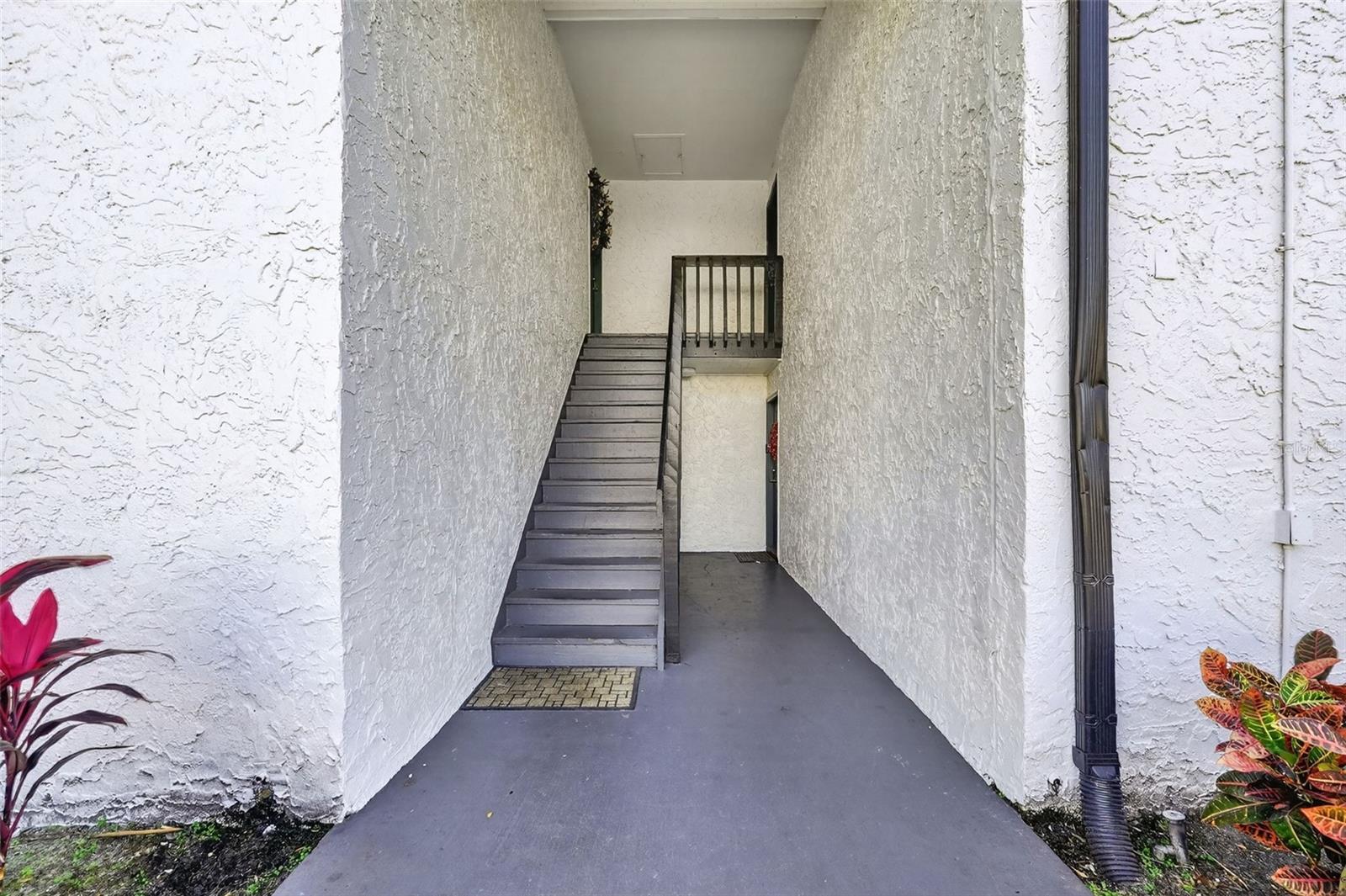 Image 4 of 75 For 4309 Semoran Boulevard 3