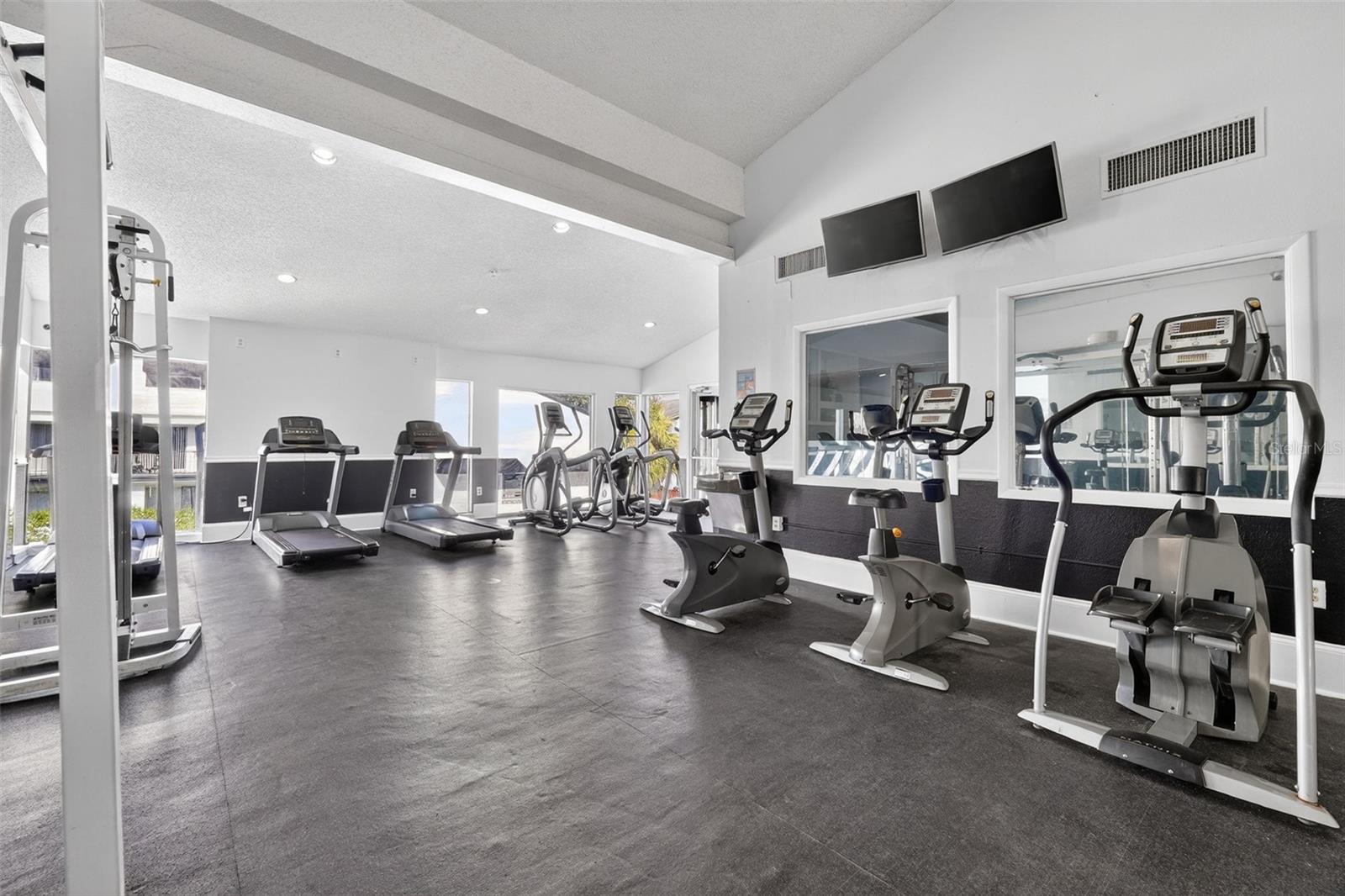 Image 53 of 75 For 4309 Semoran Boulevard 3