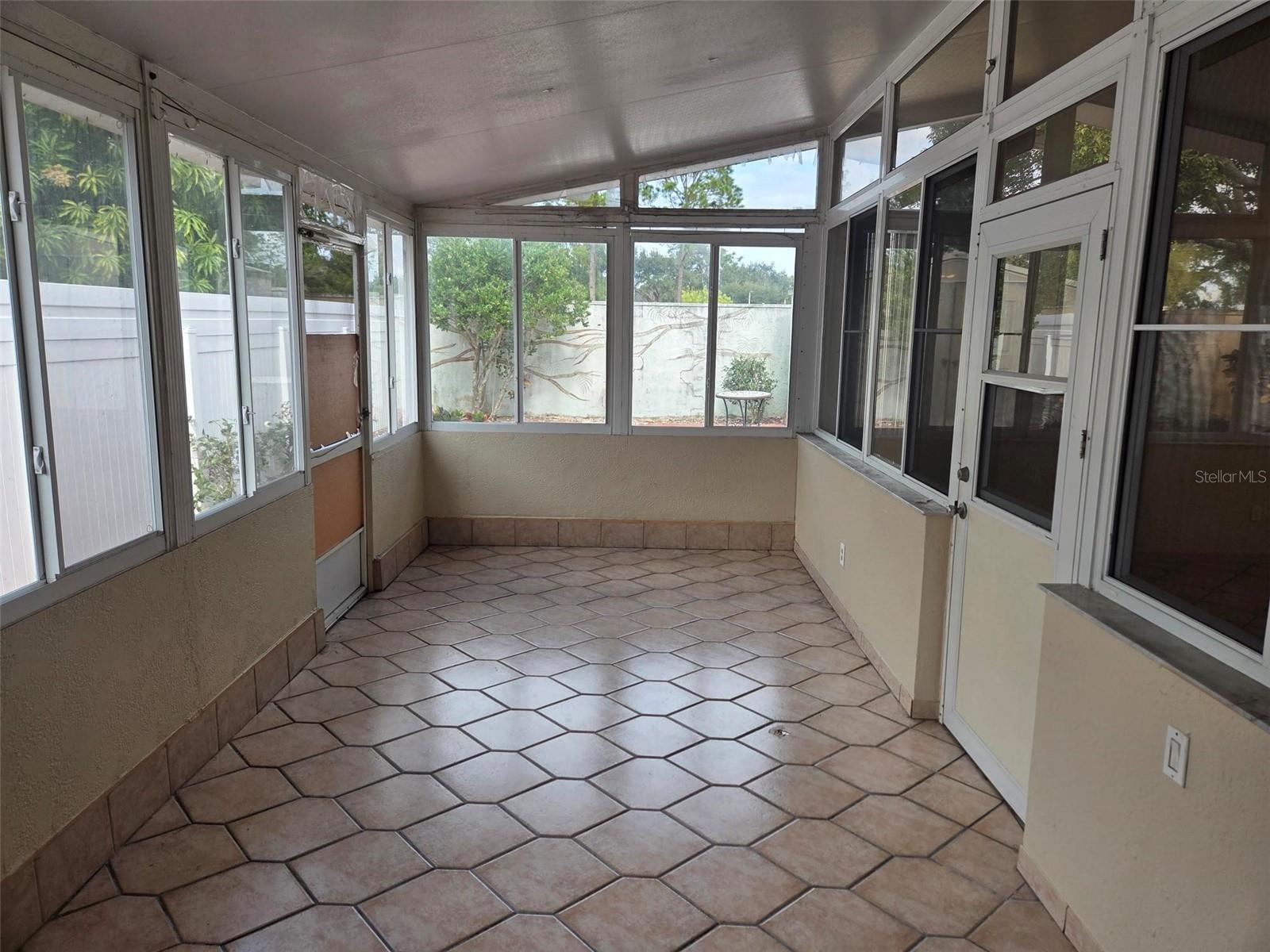 Image 11 of 24 For 9925 Dean Oaks Court