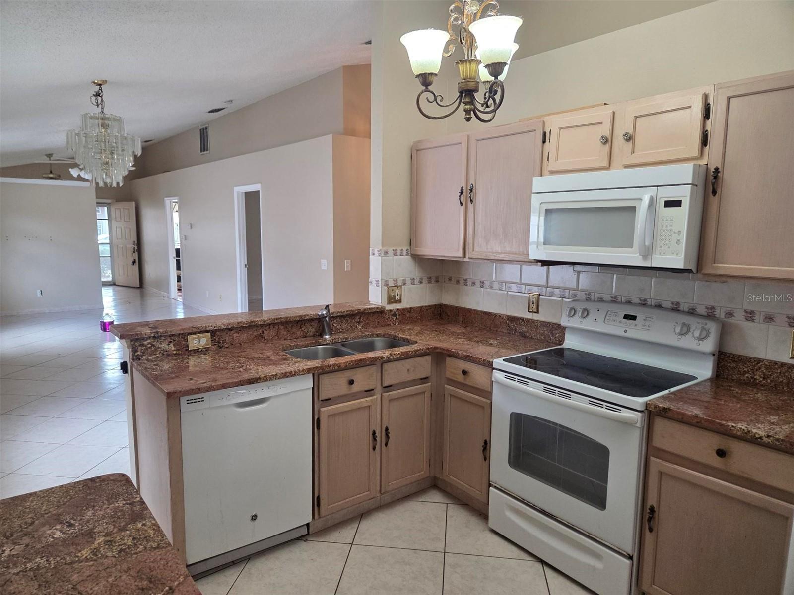 Image 12 of 24 For 9925 Dean Oaks Court