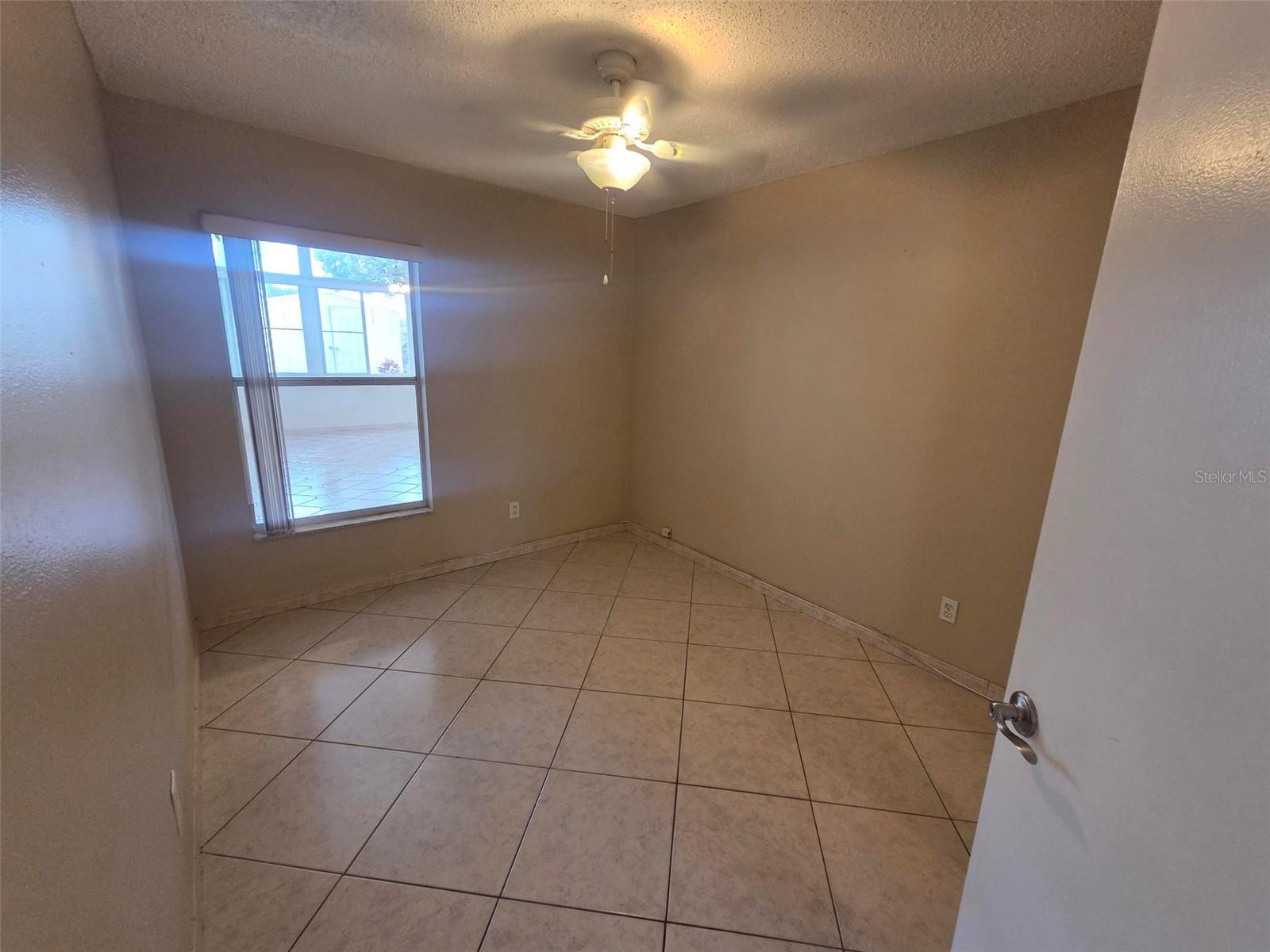 Image 17 of 24 For 9925 Dean Oaks Court