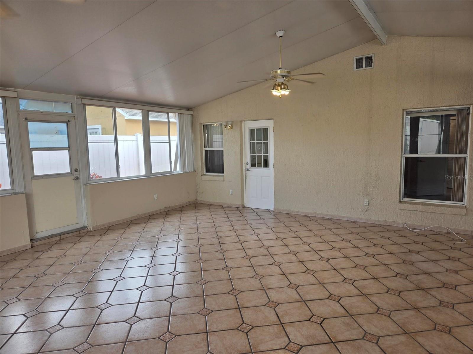 Image 9 of 24 For 9925 Dean Oaks Court