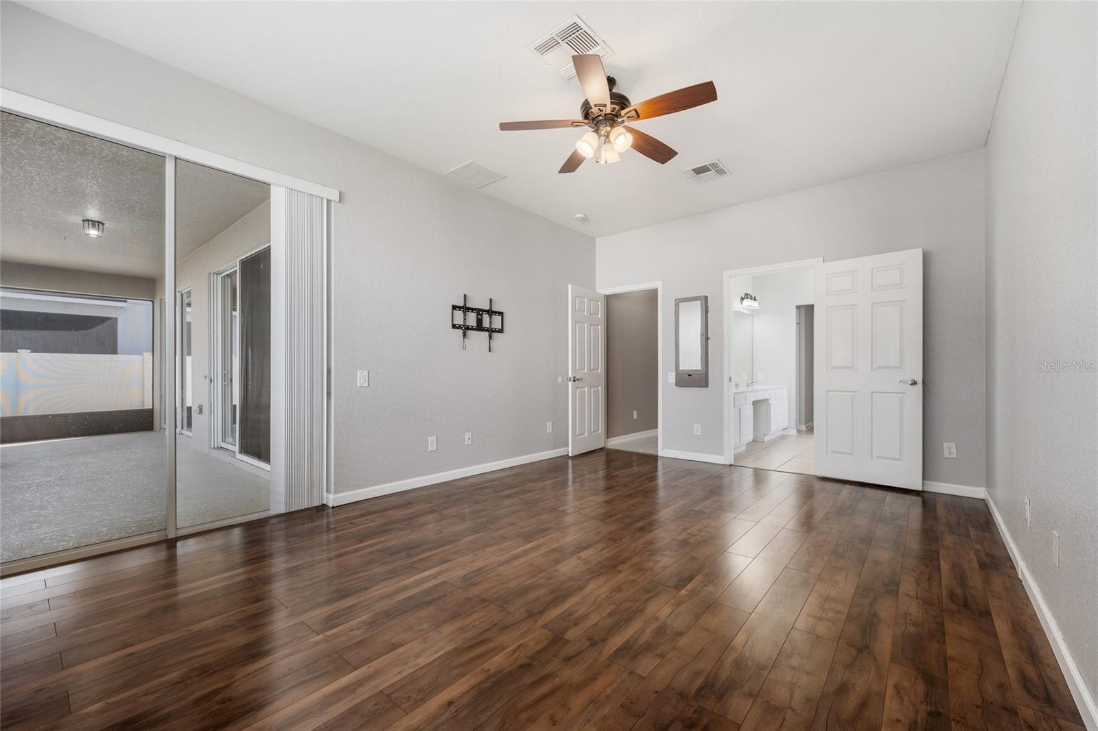 Image 27 of 48 For 14911 Golden Isle Boulevard