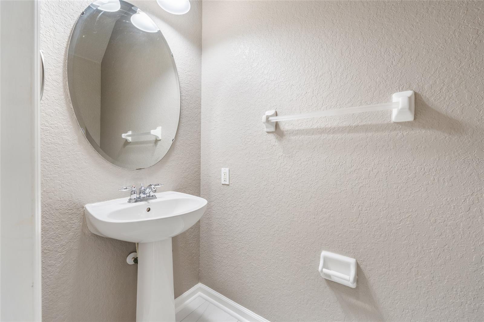 Image 41 of 48 For 14911 Golden Isle Boulevard