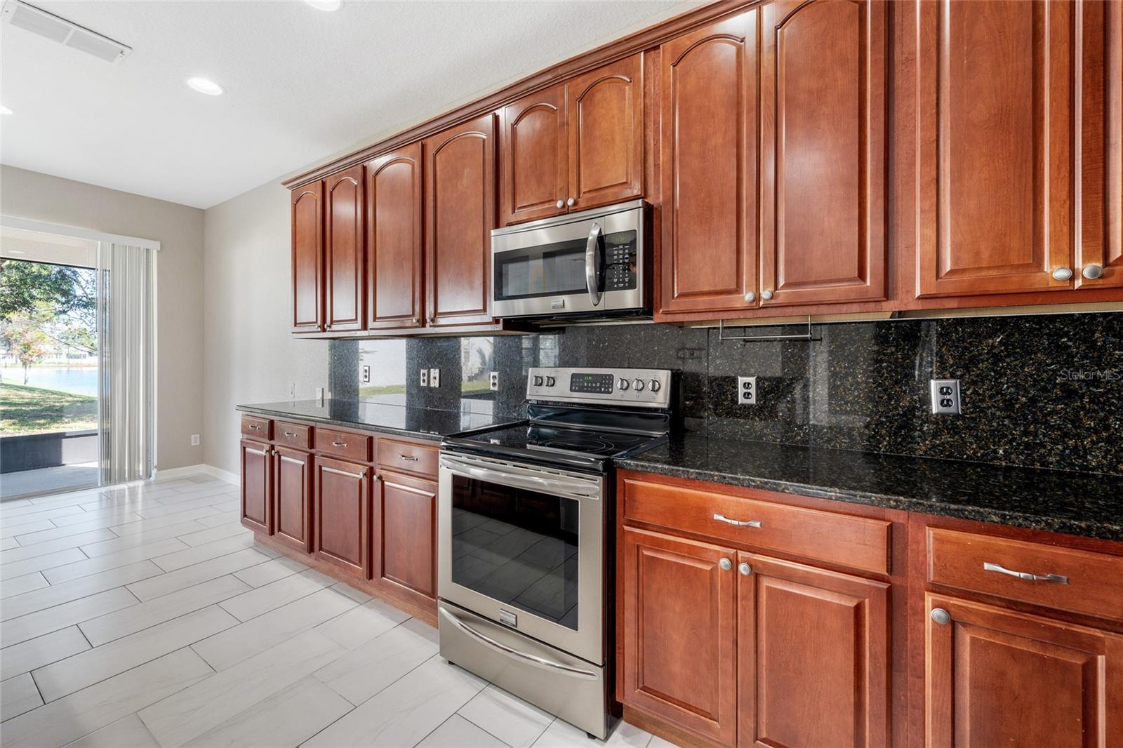 Image 8 of 48 For 14911 Golden Isle Boulevard