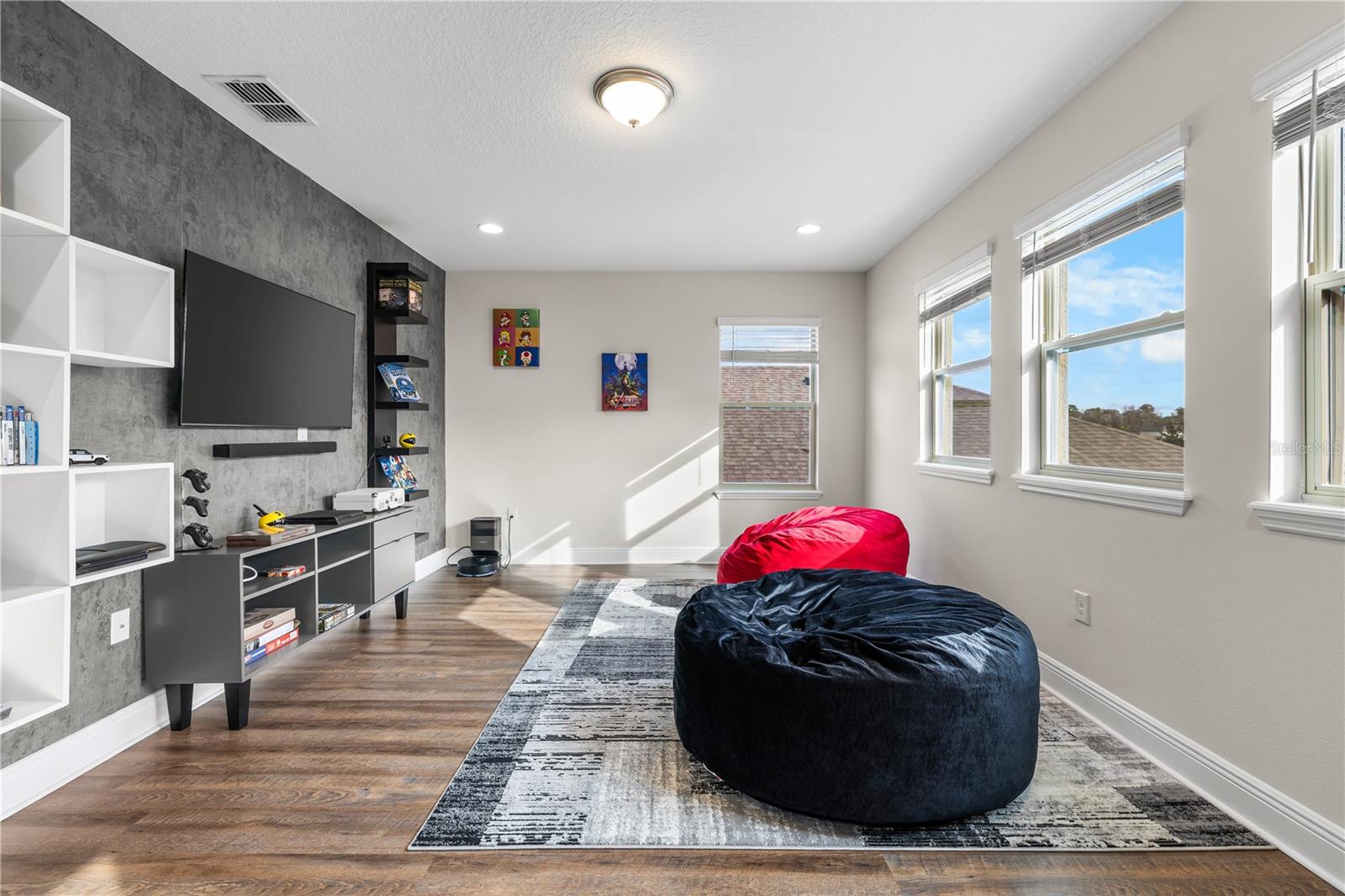 Image 14 of 34 For 18344 Oliver Twist Way