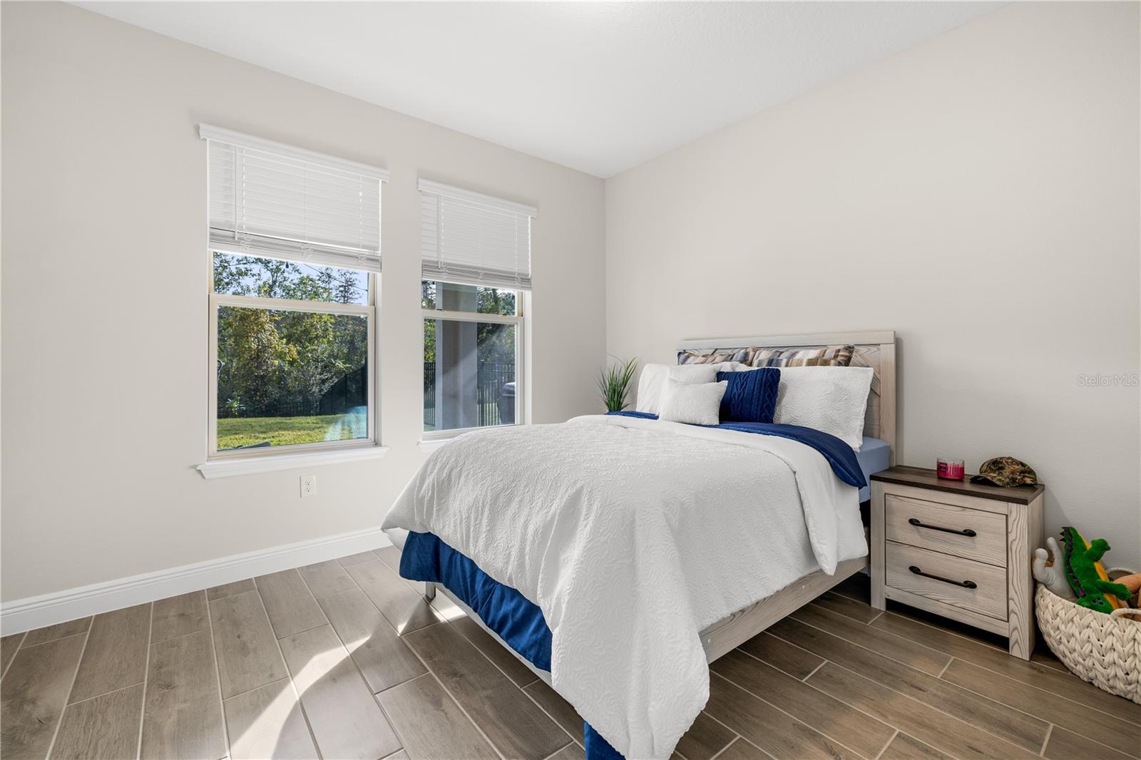 Image 15 of 34 For 18344 Oliver Twist Way