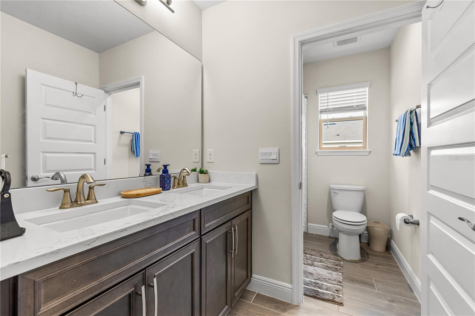 Image 20 of 34 For 18344 Oliver Twist Way