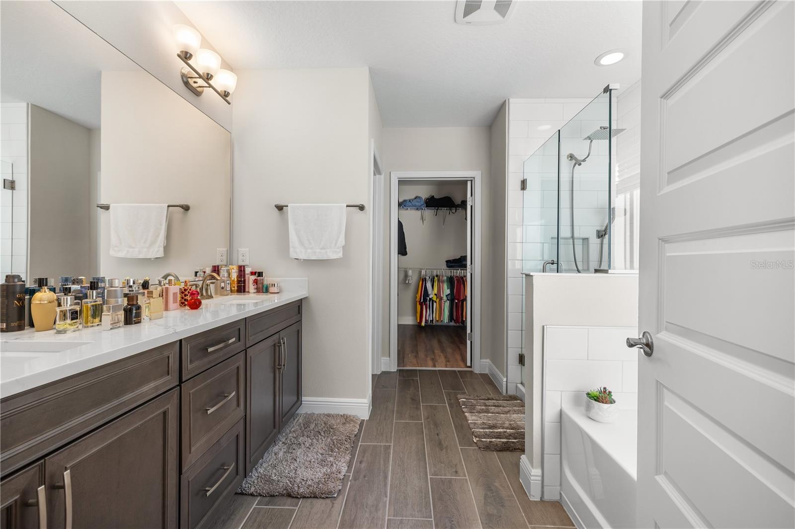 Image 22 of 34 For 18344 Oliver Twist Way