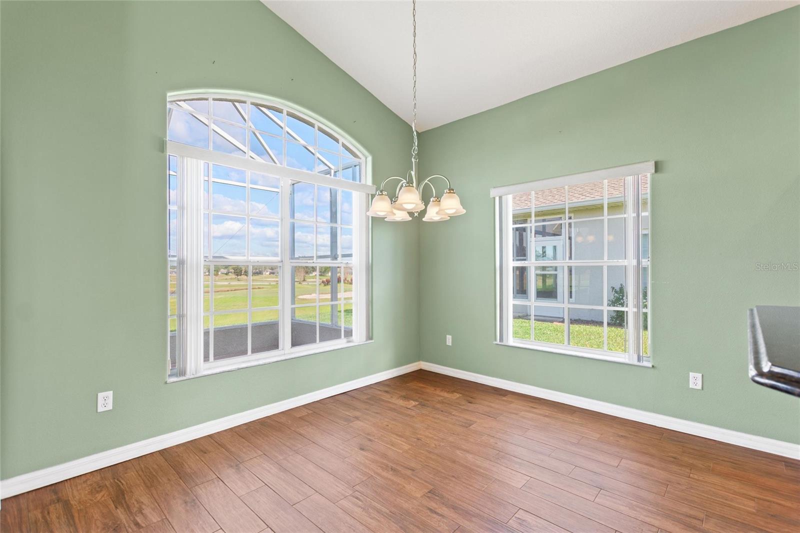 Image 18 of 65 For 46 High Vista Dr