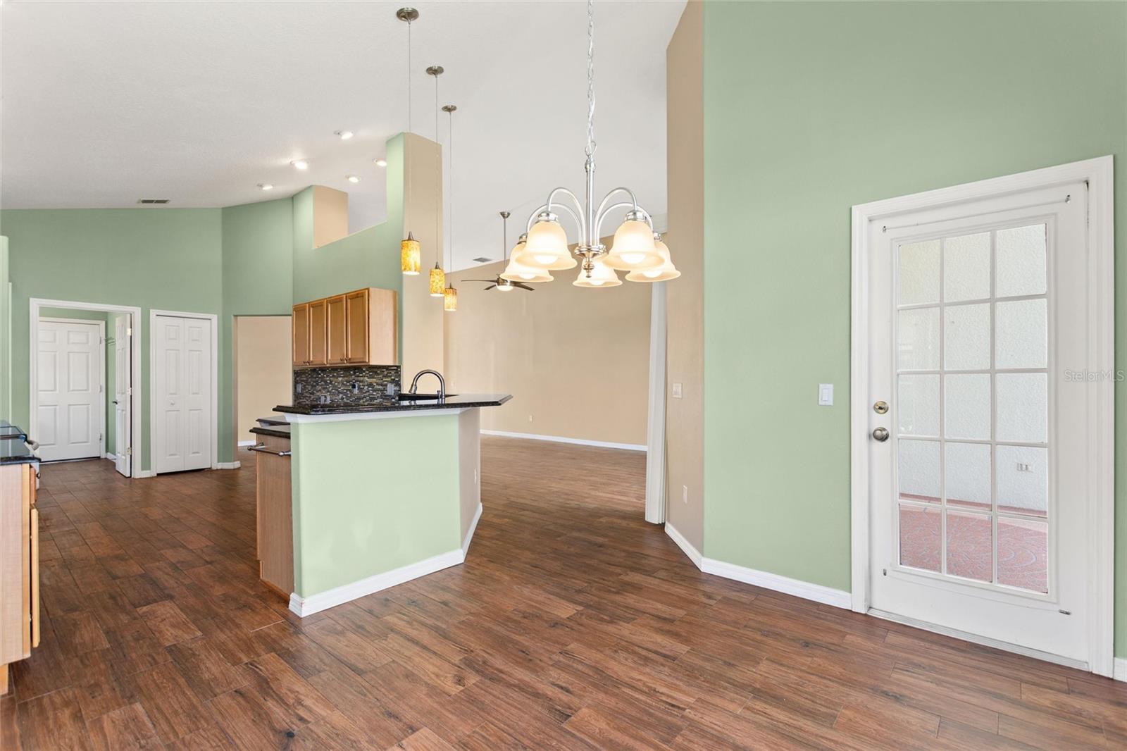 Image 19 of 65 For 46 High Vista Dr