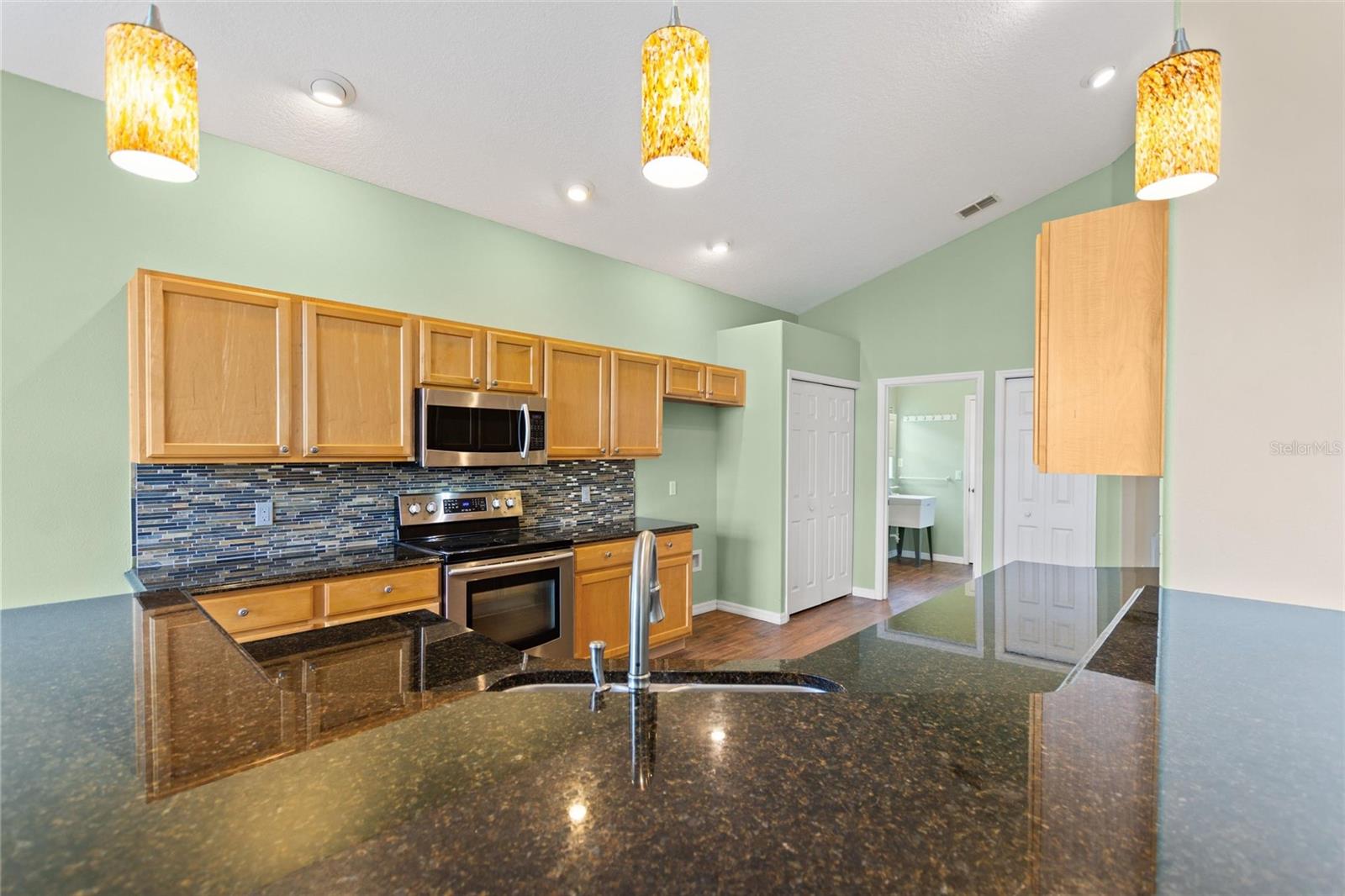 Image 20 of 65 For 46 High Vista Dr