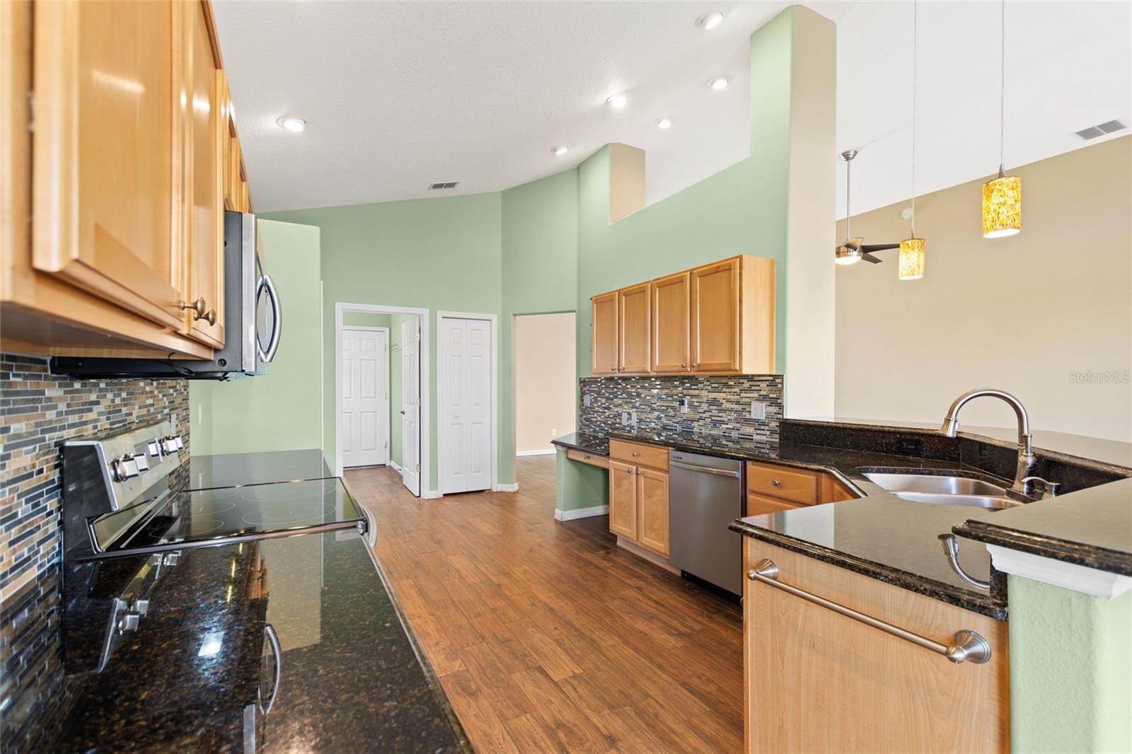 Image 21 of 65 For 46 High Vista Dr