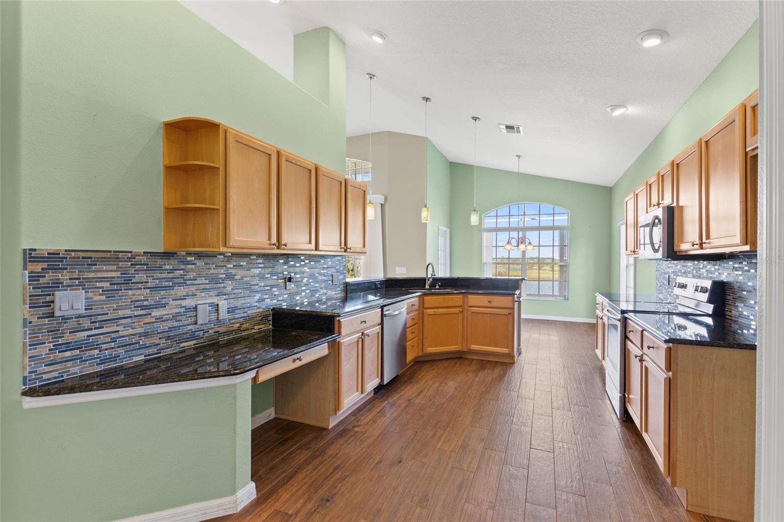 Image 4 of 65 For 46 High Vista Dr