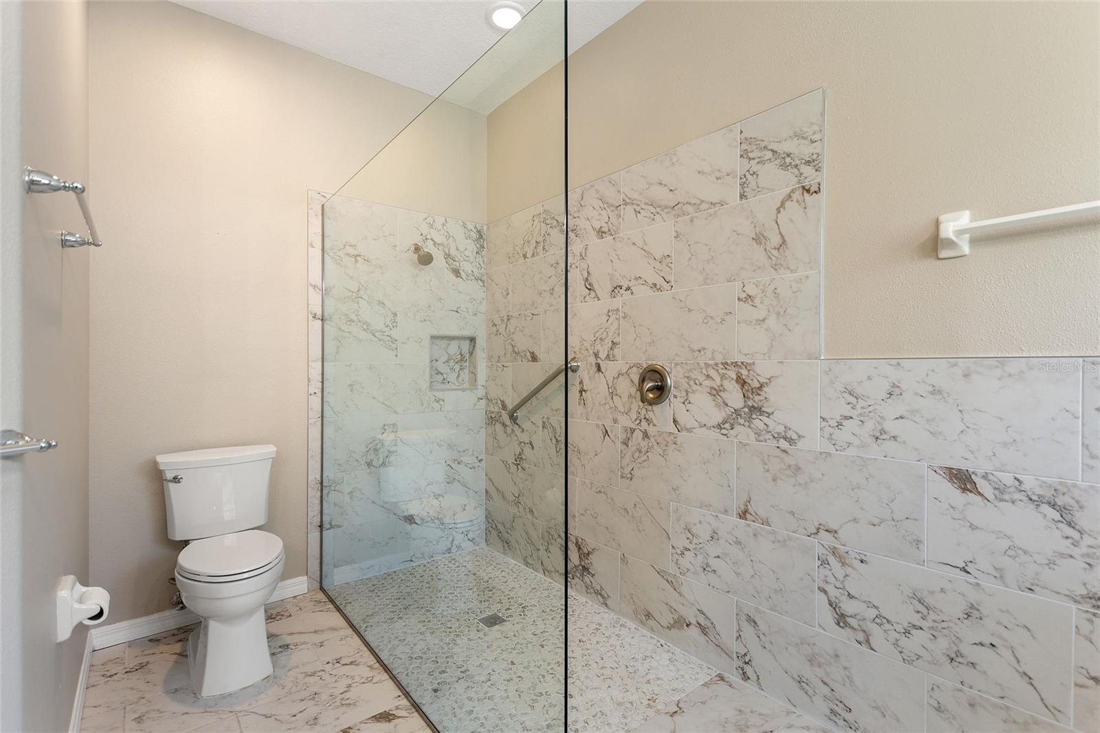 Image 8 of 65 For 46 High Vista Dr