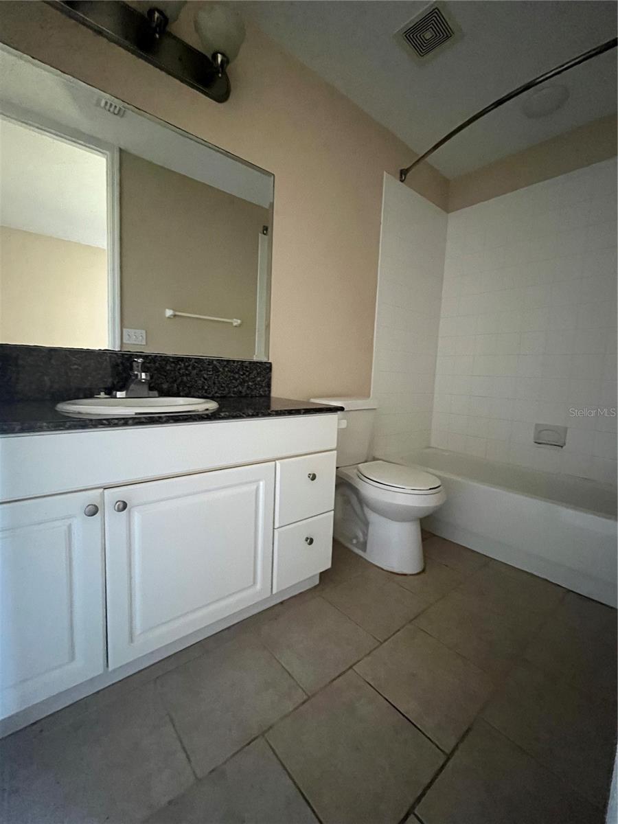 Image 15 of 17 For 2013 Grand Oak Drive