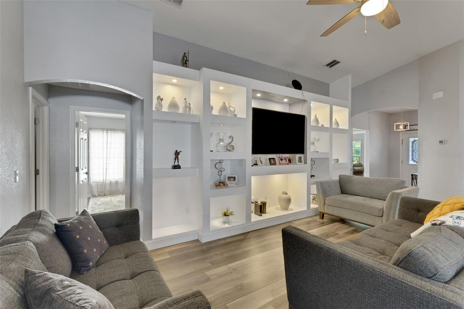 Image 4 of 27 For 2017 Orange Avenue