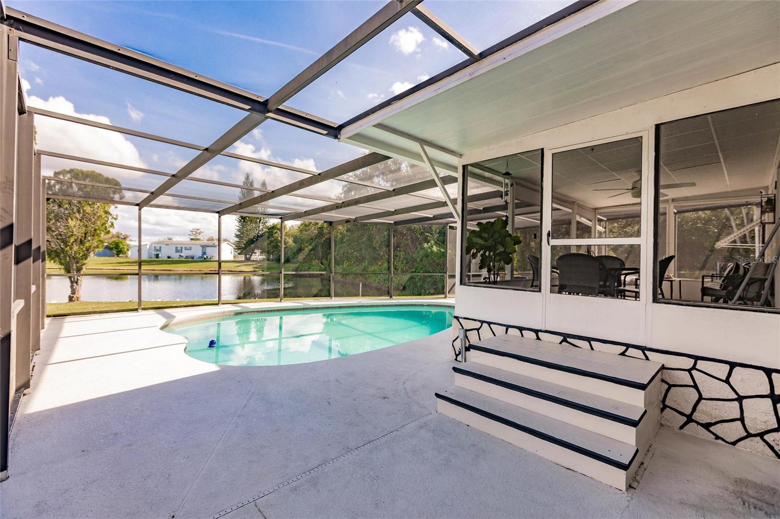 Image 27 of 35 For 1961 Crystal Lane