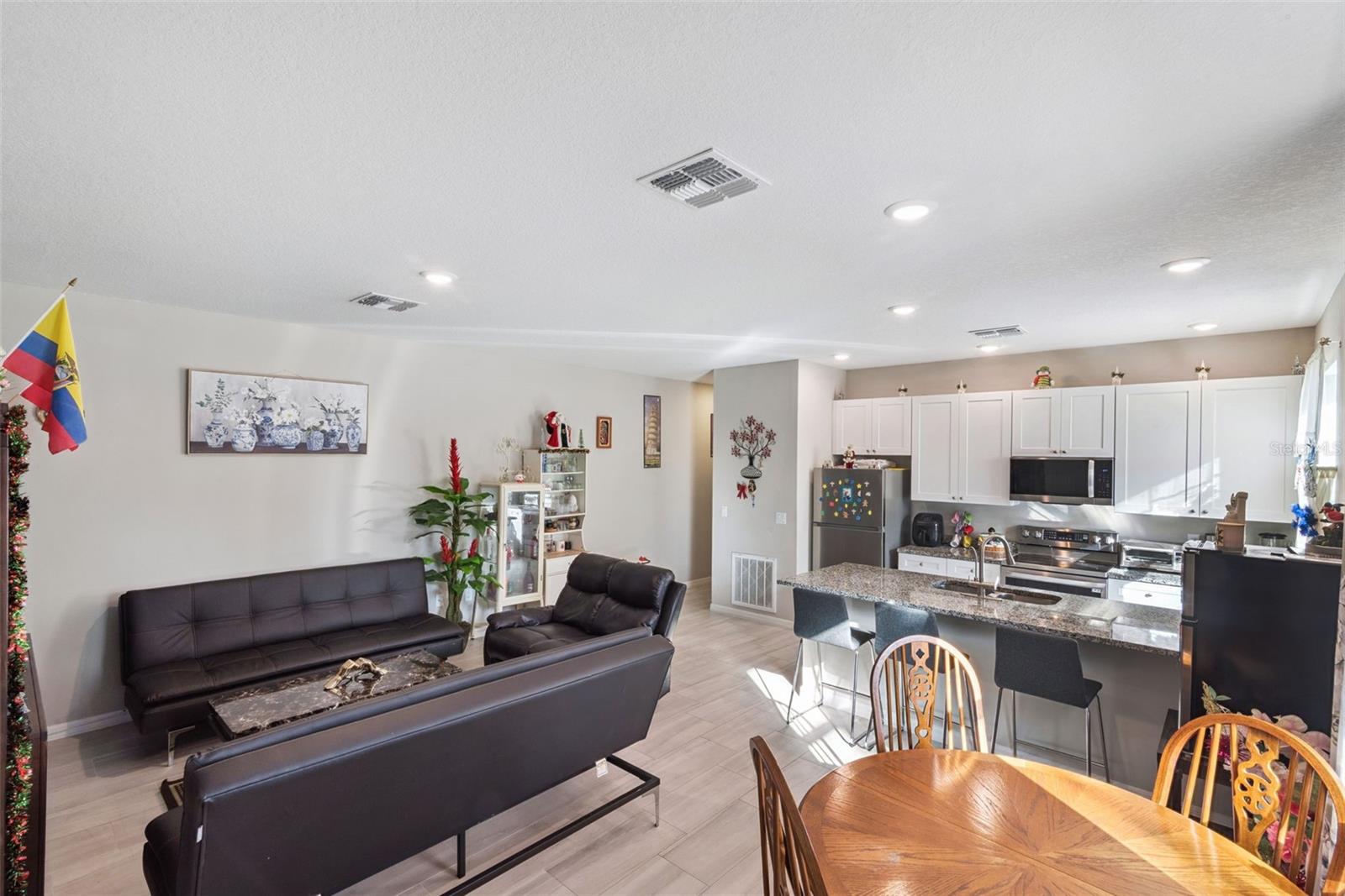 Image 22 of 40 For 1021-1023 Titcomb Street