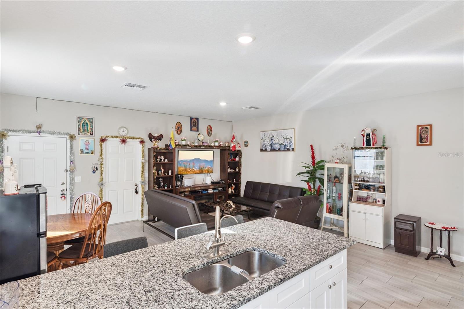 Image 24 of 40 For 1021-1023 Titcomb Street