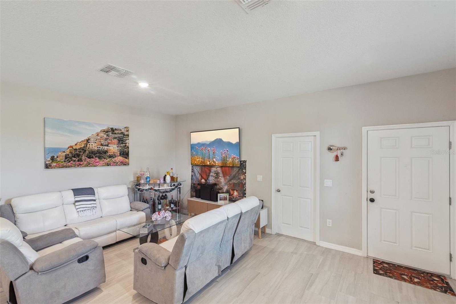 Image 4 of 40 For 1021-1023 Titcomb Street