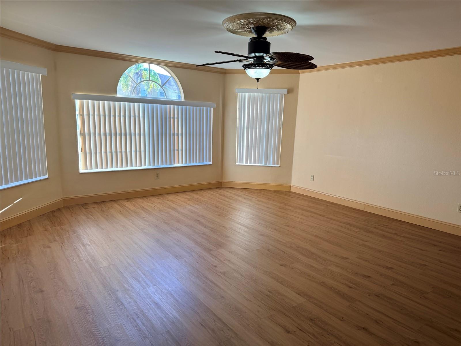 Image 6 of 16 For 2498 Sweetwater Club Circle 61